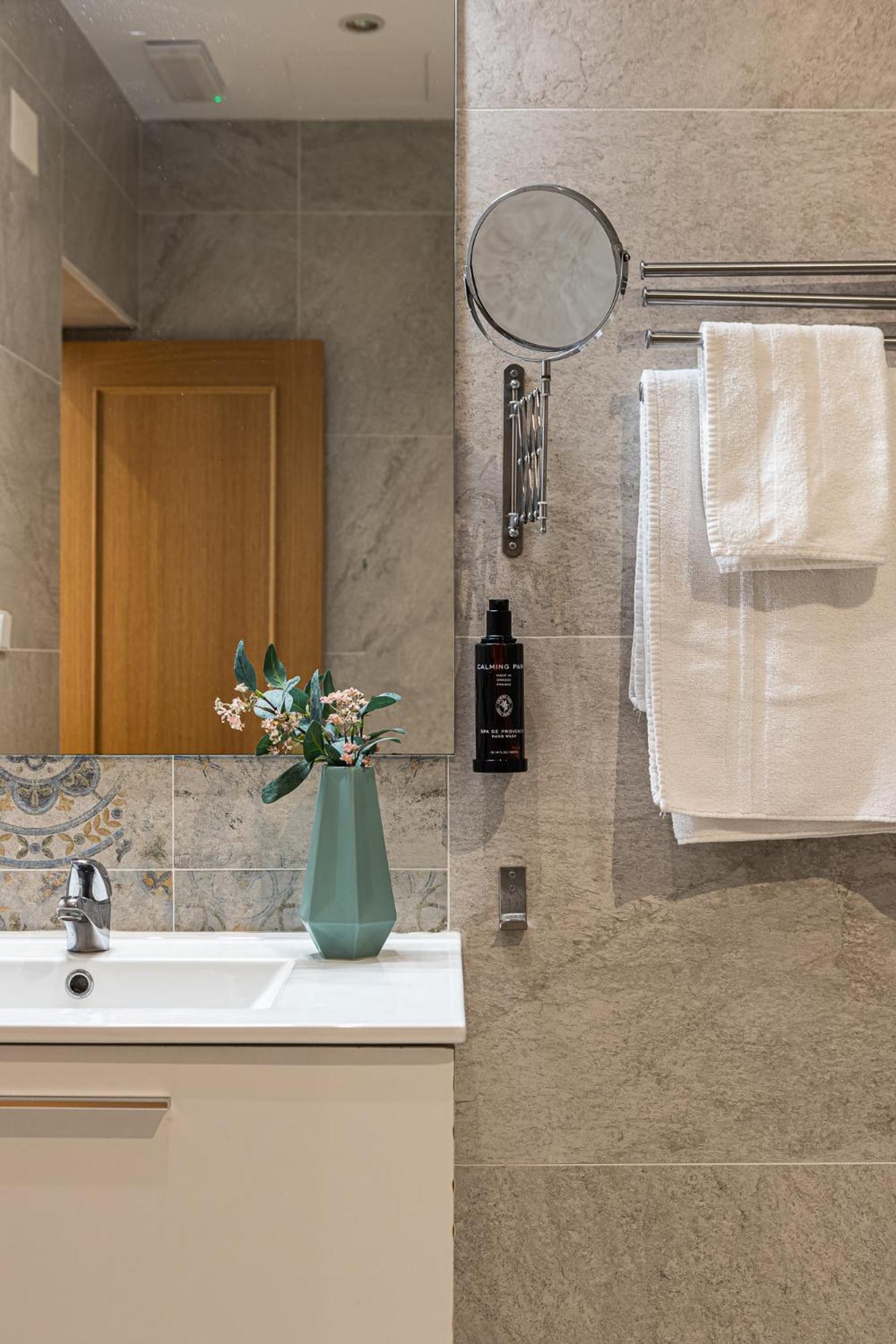 Waou Apartamentos En Sol Confort 5 Madrid Dış mekan fotoğraf